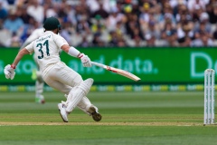 MELBOURNE, AUSTRALIA - DECEMBER 26: David Warner of Australia runs during day one of the Second Test match in the series between Australia and New Zealand at The Melbourne Cricket Ground on December 26, 2019 in Melbourne, Australia. (Photo by Speed Media/Icon Sportswire)