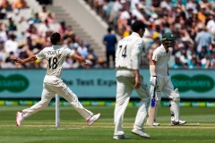 MELBOURNE, AUSTRALIA - DECEMBER 27: Trent Boult bowls during day two of the Second Test match in the series between Australia and New Zealand at The Melbourne Cricket Ground on December 27, 2019 in Melbourne, Australia. (Photo by Speed Media/Icon Sportswire)