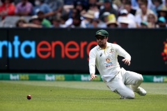 MELBOURNE, AUSTRALIA - DECEMBER 26: Travis Head of Australia fields the ball during the Boxing Day Test Match between Australia and South Africa at The Melbourne Cricket Ground on December 26, 2022 in Melbourne, Australia. (Photo by Dave Hewison/Speed Media/Icon Sportswire)