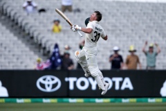 MELBOURNE, AUSTRALIA - DECEMBER 27: David Warner of Australia celebrates his double century during the Boxing Day Test Match between Australia and South Africa at The Melbourne Cricket Ground on December 27, 2022 in Melbourne, Australia. (Photo by Dave Hewison/Speed Media/Icon Sportswire)
