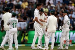 MELBOURNE, AUSTRALIA - DECEMBER 28: South Africa celebrate after getting Alex Carey of Australia out during the Boxing Day Test Match between Australia and South Africa at The Melbourne Cricket Ground on December 27, 2022 in Melbourne, Australia. (Photo by Dave Hewison/Speed Media/Icon Sportswire)